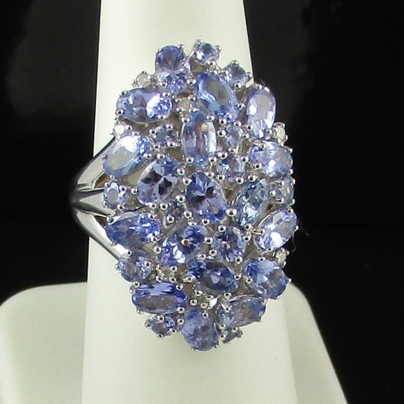 4.20ct Tanzanite Bold Oval Cluster Ring - Picture 5 of 8